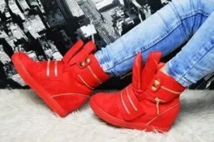 Czerwone buty od Lu Boo